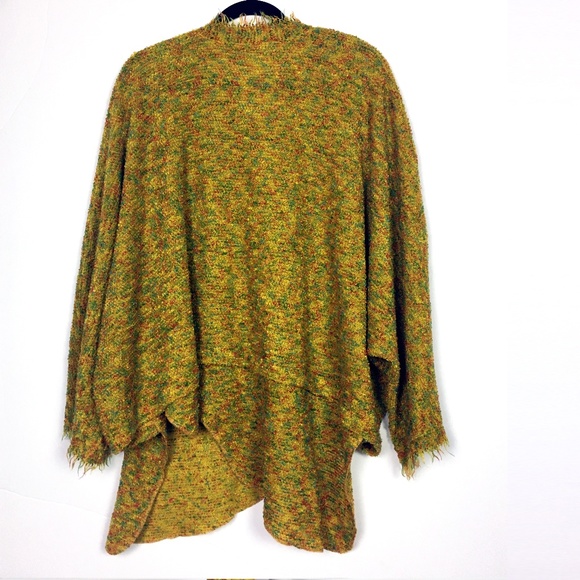 Luba Moden Germany Asymmetrical Plus Poncho - Picture 6 of 8